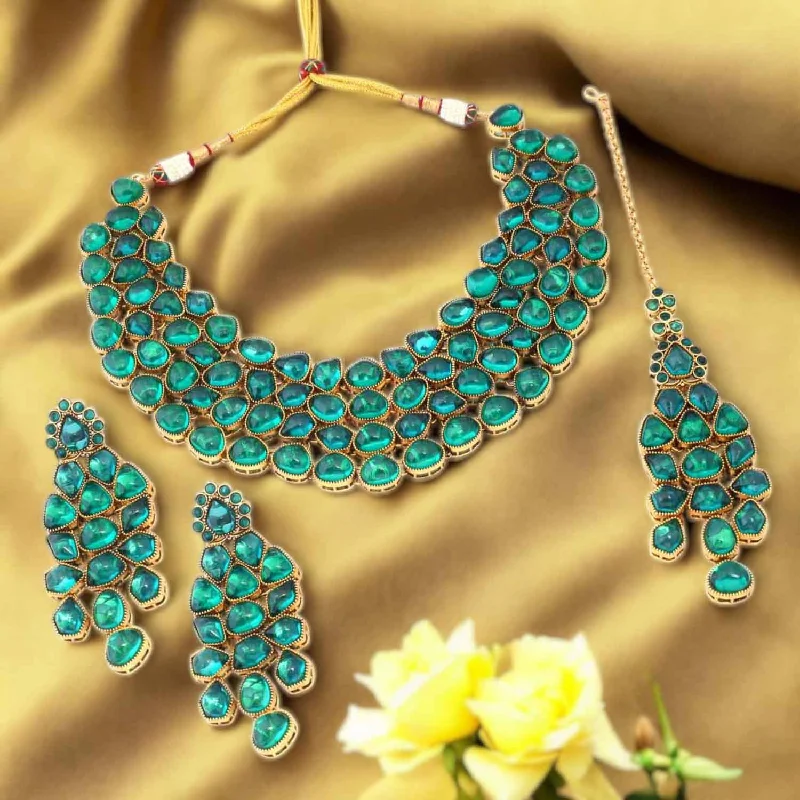 Emerald Aadarshini Kundan Jewellery Set