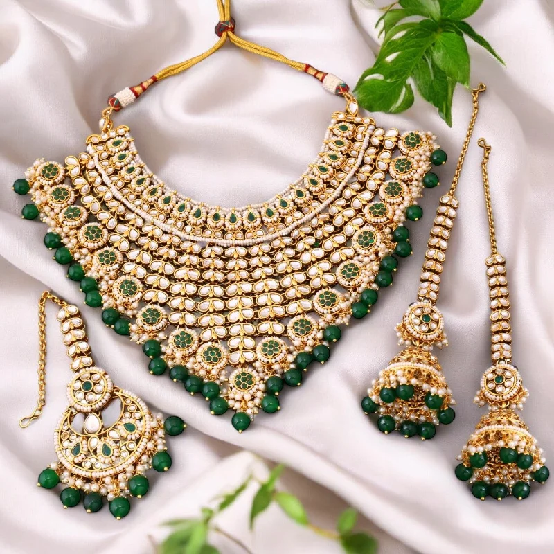 Emerald Aarya Kundan Jewellery Set