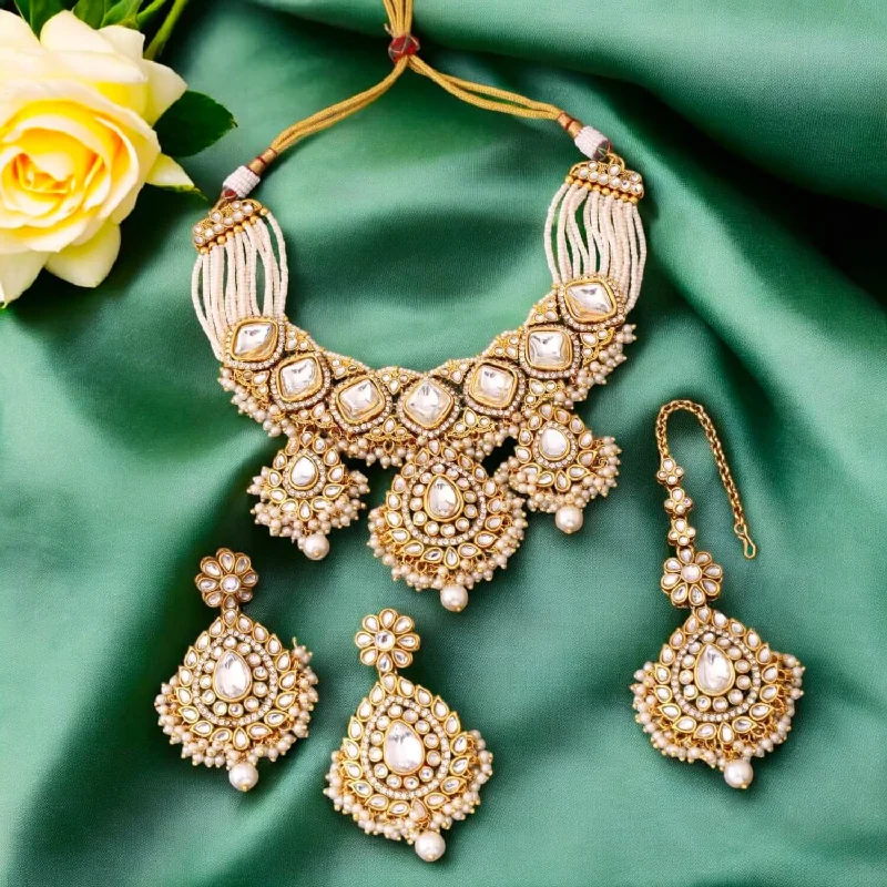 Ivory Bhavya Kundan Jewellery Set