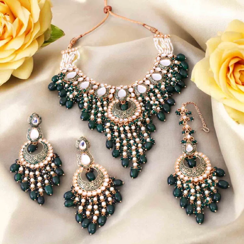 Emerald Yashuma Kundan Jewellery Set