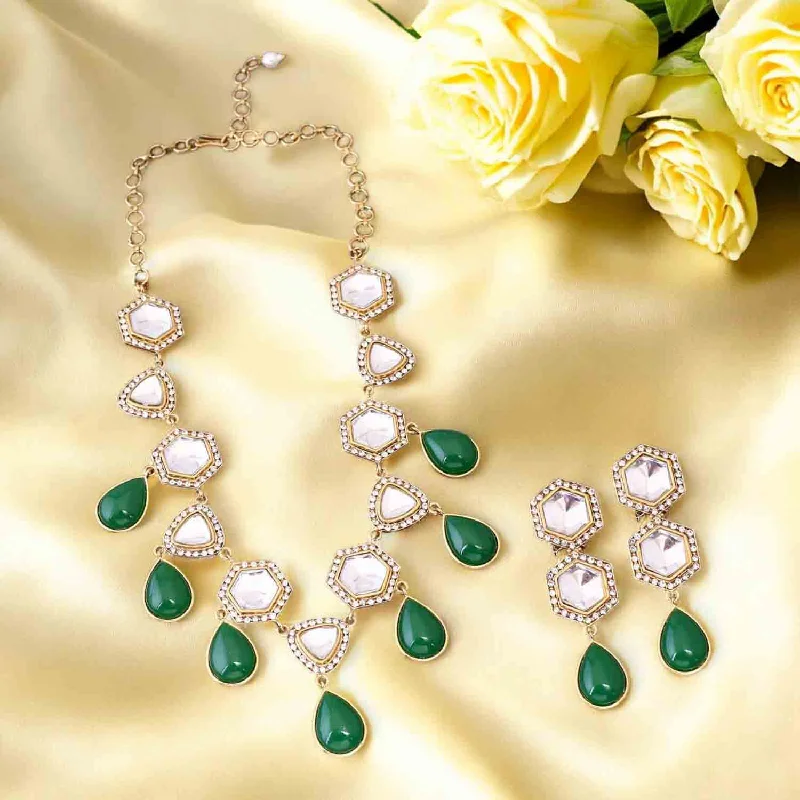 Emerald Siyana Kundan Jewellery Set