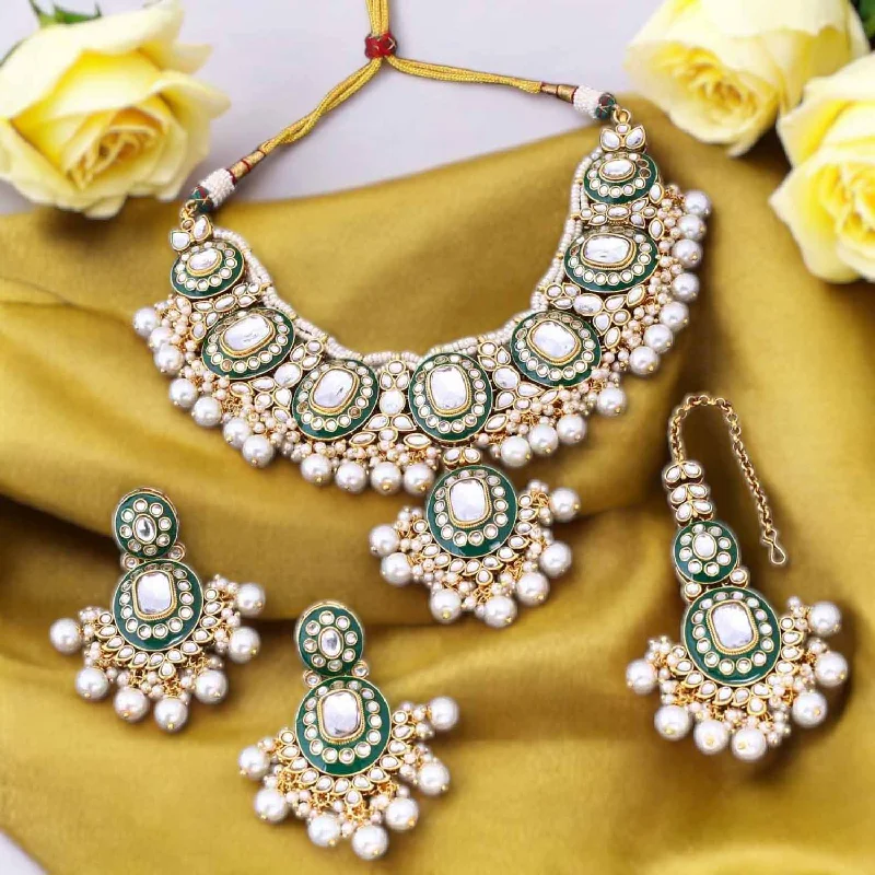 Ivory Aachal Kundan Jewellery Set