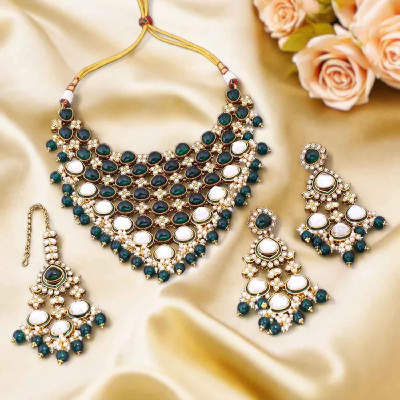 Emerald Shiyana Kundan Jewellery Set