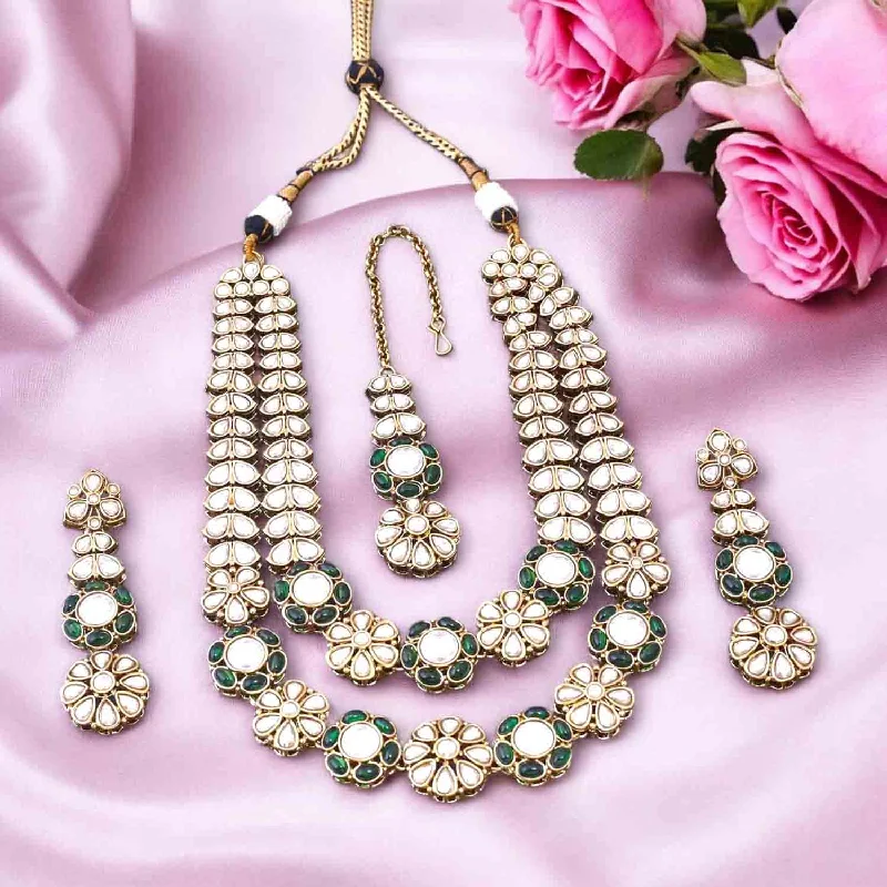 Emerald Jaine Kundan Jewellery Set