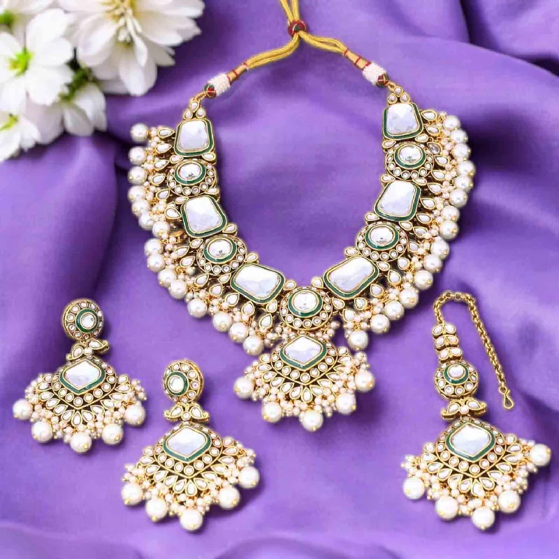 Ivory Kunti Kundan Jewellery Set